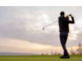 Golfer beim Platzreifekurs